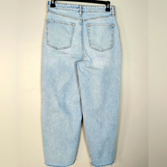 High Rise Baggy Jeans Raw Hem Distressed Destroyed Light Wash Size 8/29R - Picture 7 of 9